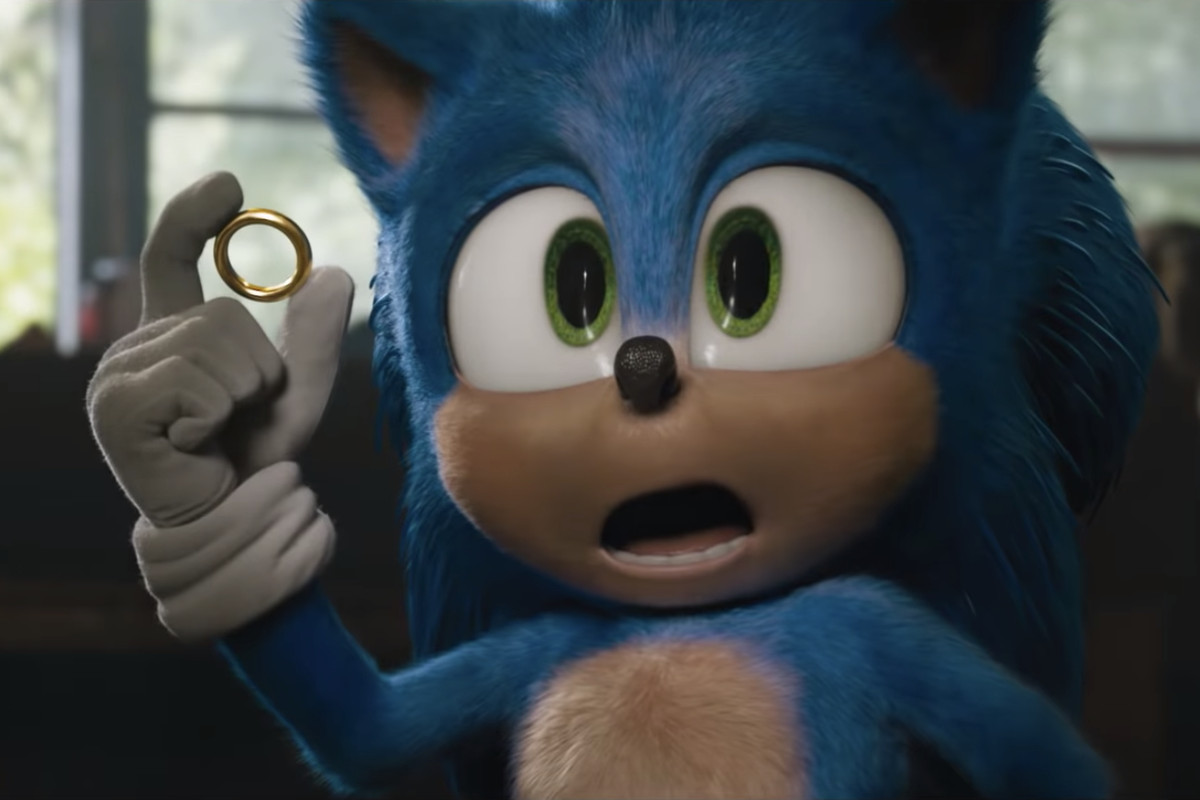 Karakter Sonic dengan desain baru, sedang membawa sebuah cincin.
